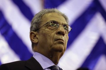 عمرو موسى يكشف كواليس غضب مبارك و شجار قادة عرب خلال قمة بمصر بعد غزو العراق للكويت