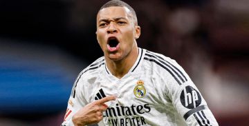 مبابي يحصد جائزة أفضل لاعب في ريال مدريد لشهر آب مبابي يحصد جائزة أفضل لاعب في ريال مدريد لشهر آب