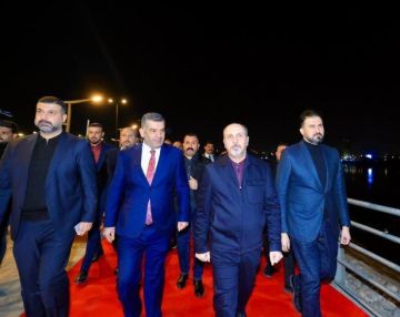 أمين بغداد يفتتح أول نافورة راقصة كبيرة على نهر دجلة في كورنيش القادسية