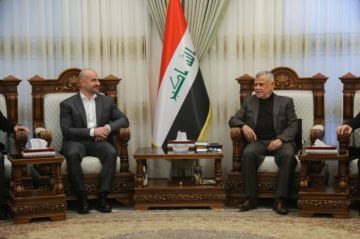 العامري وطالباني يبحثان مسار تشكيل الحكومة واستحقاق رئاسة الجمهورية العامري وطالباني يبحثان مسار تشكيل الحكومة واستحقاق رئاسة الجمهورية