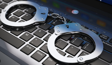 ظلال الويب المظلمة: الابتزاز الإلكتروني يحصد أرواح النساء والمراهقين في العراق