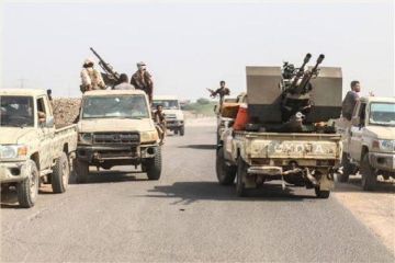 الحوثيون يستهدفون قاعدة عسكرية في مطار المكلا بجنوب اليمن الحوثيون يستهدفون قاعدة عسكرية في مطار المكلا بجنوب اليمن