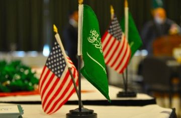 السفارة الأميركية في الرياض تطلب من كل الموظفين الأميركيين وعائلاتهم مغادرة السعودية السفارة الأميركية في الرياض تطلب من كل الموظفين الأميركيين وعائلاتهم مغادرة السعودية
