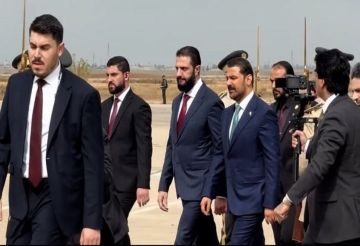 الشرع يستقبل الزيدي في مطار دمشق الشرع يستقبل الزيدي في مطار دمشق