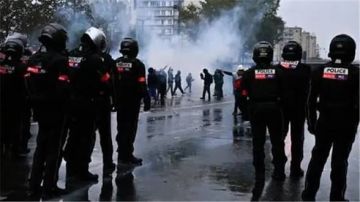 فرنسا تستنفر 70 ألف شرطي تحسبا لاضطرابات جديدة اليوم فرنسا تستنفر 70 ألف شرطي تحسبا لاضطرابات جديدة اليوم