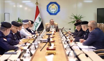 مشاريع خدمية ومراكز شرطة حديثة.. وزير الداخلية يطرح رؤية لتطوير منظومة الأمن الداخلي مشاريع خدمية ومراكز شرطة حديثة.. وزير الداخلية يطرح رؤية لتطوير منظومة الأمن الداخلي