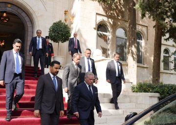 رئيس الوزراء يعود إلى العاصمة بغداد بعد اختتام زيارته الرسمية إلى الأردن رئيس الوزراء يعود إلى العاصمة بغداد بعد اختتام زيارته الرسمية إلى الأردن