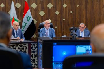 توجيهات حكومية بمحاسبة الشركات المتأخرة في تنفيذ مشاريع زيادة الإنتاج وتطوير الحقول النفطية.