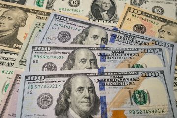 العراق يتوقع وصول مليار دولار نقدا من الاحتياطي الفيدرالي لخفض سعر الصرف في السوق الموازية العراق يتوقع وصول مليار دولار نقدا من الاحتياطي الفيدرالي لخفض سعر الصرف في السوق الموازية