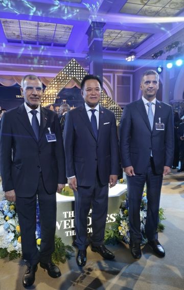 وزير المالية يبحث مع رئيس الوزراء التايلندي تعزيز الشراكة الاقتصادية وتشجيع الاستثمارات وزير المالية يبحث مع رئيس الوزراء التايلندي تعزيز الشراكة الاقتصادية وتشجيع الاستثمارات