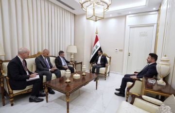 رئيس حزب تقدم والقائم بالأعمال الأميركي يبحثان تطورات الأوضاع في المنطقة رئيس حزب تقدم والقائم بالأعمال الأميركي يبحثان تطورات الأوضاع في المنطقة