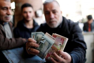 أوراق نقدية مزيفة تقلق العراقيين.. والمركزي يكشف كيف يتعامل معها أوراق نقدية مزيفة تقلق العراقيين.. والمركزي يكشف كيف يتعامل معها