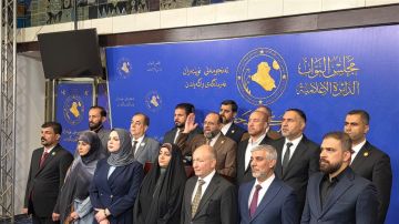 نواب من كتل سياسية مختلفة يرفضون استحداث مناصب حكومية ويعلنون مقاطعة الجلسة نواب من كتل سياسية مختلفة يرفضون استحداث مناصب حكومية ويعلنون مقاطعة الجلسة