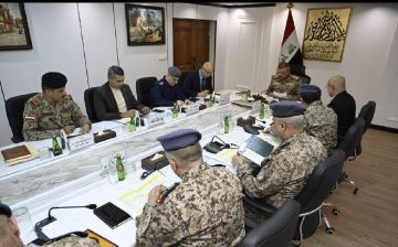 مدير مكتب القائد العام يترأس اجتماعا لمتابعة تعزيز الاستعداد القتالي للقوات المسلحة مدير مكتب القائد العام يترأس اجتماعا لمتابعة تعزيز الاستعداد القتالي للقوات المسلحة