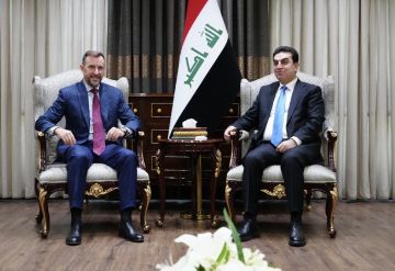 أتروشـي والسفير الإيطالي يبحثان تعزيز التعاون البرلماني والاقتصادي أتروشـي والسفير الإيطالي يبحثان تعزيز التعاون البرلماني والاقتصادي