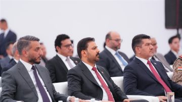 رئيس الوزراء: مبادرة وطن ليست مكرمة بل هي حق للمواطنين كان ضائعا رئيس الوزراء: مبادرة وطن ليست مكرمة بل هي حق للمواطنين كان ضائعا