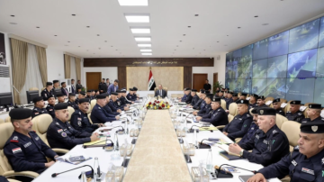 وزير الداخلية يصدر توجيهات بشأن تقديم الخدمة العالية للمواطنين وزير الداخلية يصدر توجيهات بشأن تقديم الخدمة العالية للمواطنين