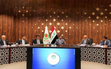 رئيس الوزراء يوجه بتنفيذ الخطط الحكومية الخاصة بزيادة الإنتاج والإيرادات النفطية رئيس الوزراء يوجه بتنفيذ الخطط الحكومية الخاصة بزيادة الإنتاج والإيرادات النفطية