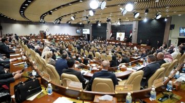 بعد إحالة الكلابي إلى لجنة السلوك والانضباط.. كتلة الإعمار والتنمية تنهي مقاطعتها لجلسات مجلس النواب بعد إحالة الكلابي إلى لجنة السلوك والانضباط.. كتلة الإعمار والتنمية تنهي مقاطعتها لجلسات مجلس النواب