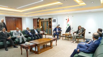العيثاوي يتسلم حقيبة وزارة الثقافة في مقر الوزارة ببغداد العيثاوي يتسلم حقيبة وزارة الثقافة في مقر الوزارة ببغداد