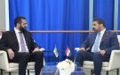 الشرع يستقبل رئيس الوزراء في مطار دمشق الدولي