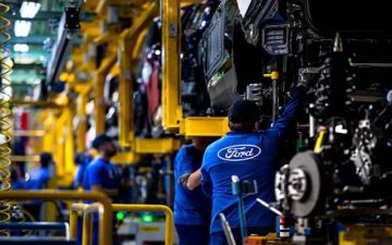  فورد و جيلي تبحثان شراكة لتصنيع السيارات بأوروبا ونقل التكنولوجيا المتقدمة
