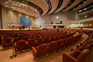 انتخابات مبكرة نزيهة أم تمديد مؤقت؟ العراق يواجه مفترقا دستوريا