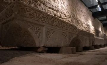 زوار يكتشفون مصلى مخفيا منذ 9 قرون بالموصل زوار يكتشفون مصلى مخفيا منذ 9 قرون بالموصل