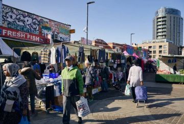  تراجع ثقة المستهلكين في بريطانيا وسط مخاوف البطالة