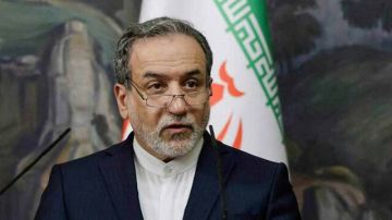 وزير الخارجية الإيراني: لم نطلب وقف إطلاق النار وسنواصل الدفاع عن أنفسنا وزير الخارجية الإيراني: لم نطلب وقف إطلاق النار وسنواصل الدفاع عن أنفسنا