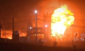 حريق في مصفاة نفط في الكويت جراء هجوم بطائرة مسيرة