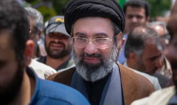 المرشد الإيراني الجديد يتوعد القواعد الأمريكية ويتمسك بإغلاق هرمز المرشد الإيراني الجديد يتوعد القواعد الأمريكية ويتمسك بإغلاق هرمز