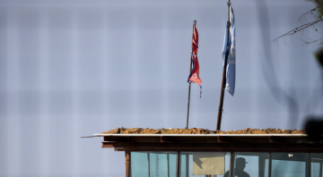 حريق بمكاتب ومستودعات هاليبرتون وكيه.بي.آر الأمريكيتين بالعراق