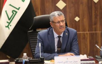 وزير النفط العراقي: تخفيض إنتاج نفط البصرة إلى 900 ألف برميل يوميا