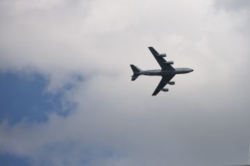 مصادر تكشف لـCNN عدد أفراد طاقم طائرة التزود بالوقود الأمريكية التي سقطت بالعراق مصادر تكشف لـCNN عدد أفراد طاقم طائرة التزود بالوقود الأمريكية التي سقطت بالعراق