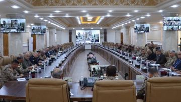 قادة الحشد يتعهدون بمنع المظاهر المسلحة والالتزام بأوامر السوداني قادة الحشد يتعهدون بمنع المظاهر المسلحة والالتزام بأوامر السوداني