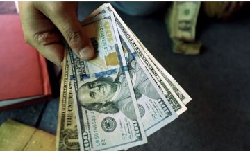 أسعار الدولار تتجاوز الـ155 ألف دينار عراقي أسعار الدولار تتجاوز الـ155 ألف دينار عراقي