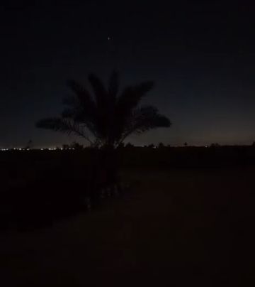 الدفاعات الجوية العراقية تسقط طائرة مسيرة مجهولة في محيط سجن أبو غريب في بغداد.