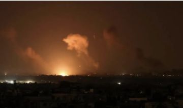 طيران حربي يستهدف مقرا في منطقة جرف النصر