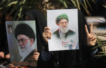 دعوات في إيران للإسراع باختيار المرشد الأعلى