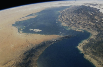 استئناف الحركة في مضيق هرمز بعد وقف إطلاق النار استئناف الحركة في مضيق هرمز بعد وقف إطلاق النار