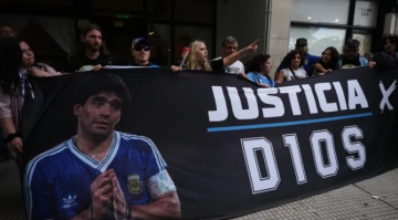 شهادات صادمة داخل المحكمة توثق تورم جسد مارادونا وتفضح ظروف وفاته المنزلية