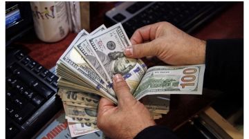 أسعار الصرف ترتفع إلى 154 ألف دينار لكل 100 دولار أسعار الصرف ترتفع إلى 154 ألف دينار لكل 100 دولار