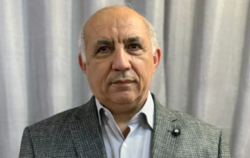 المتغطي بالأمريكان.. عريان