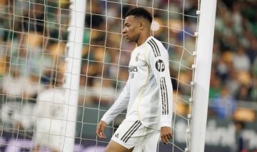 ما الذي يحدث مع مبابي في ريال مدريد بعد أحداث الكلاسيكو؟ تقارير تكشف تفاصيل مثيرة