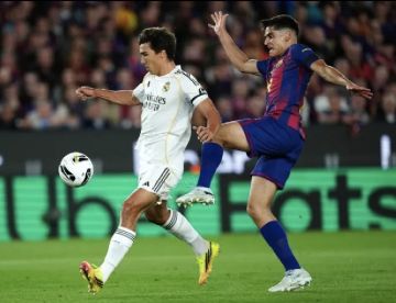 برشلونة يهزم ريال مدريد ويتوج رسمياً بلقب الليجا