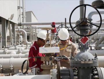 النفط: مشروع أنبوب بصرة- حديثة سيصدر 2.5 مليون برميل يوميا ويوفر 15 ألف فرصة عمل النفط: مشروع أنبوب بصرة- حديثة سيصدر 2.5 مليون برميل يوميا ويوفر 15 ألف فرصة عمل
