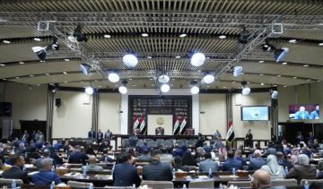 مقترح نيابي يمنح الموظفين إجازات طويلة مع نصف راتب