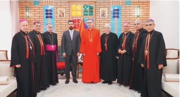 رئيس الوزراء يدعو رجال الأعمال المسيحيين خارج البلاد للمجيء والإسهام في مشاريع الاقتصاد والتنمية رئيس الوزراء يدعو رجال الأعمال المسيحيين خارج البلاد للمجيء والإسهام في مشاريع الاقتصاد والتنمية