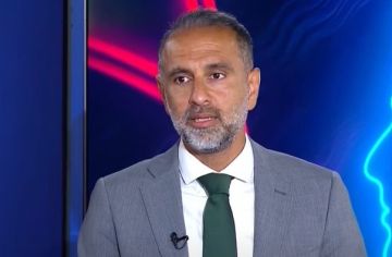 السفير البريطاني: لا مبرر لبقاء الحشد .. والحكومة مطالبة بحصر السلاح السفير البريطاني: لا مبرر لبقاء الحشد .. والحكومة مطالبة بحصر السلاح